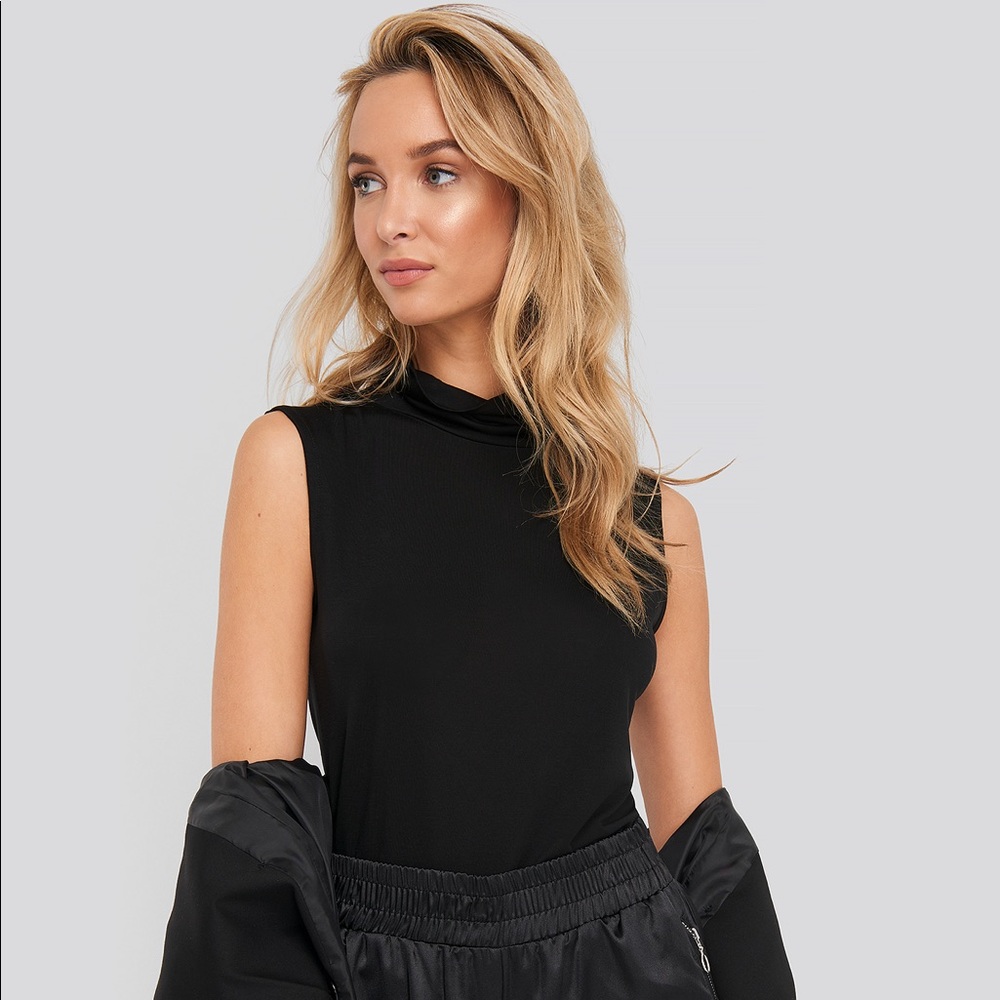 Black Sleek Sleeveless Mock Neck Blouse